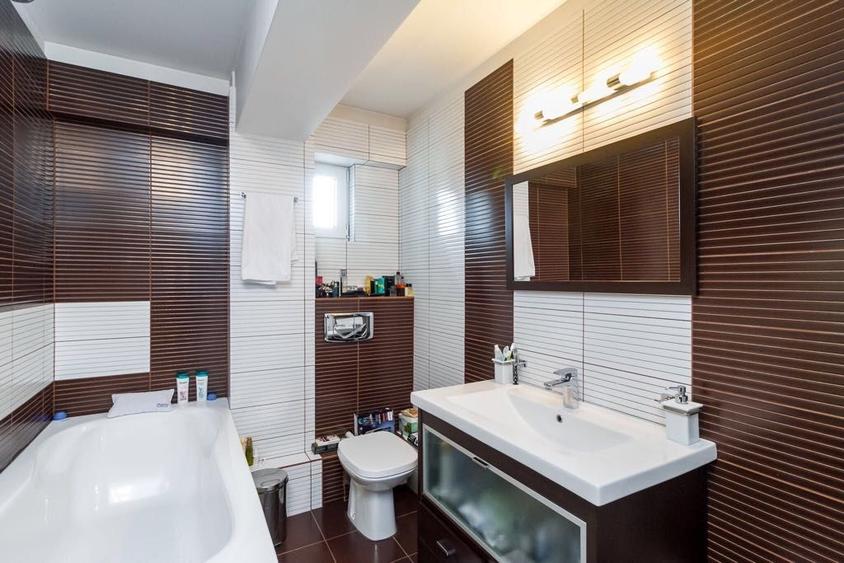 Duplex. 4 camere. Lux  Metrou Aparatorii Patriei.
