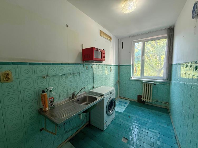 Apartament 3 camere decomandat | Etaj 2 | Str.Covasna | Lângă Școala 108 | 60 mp
