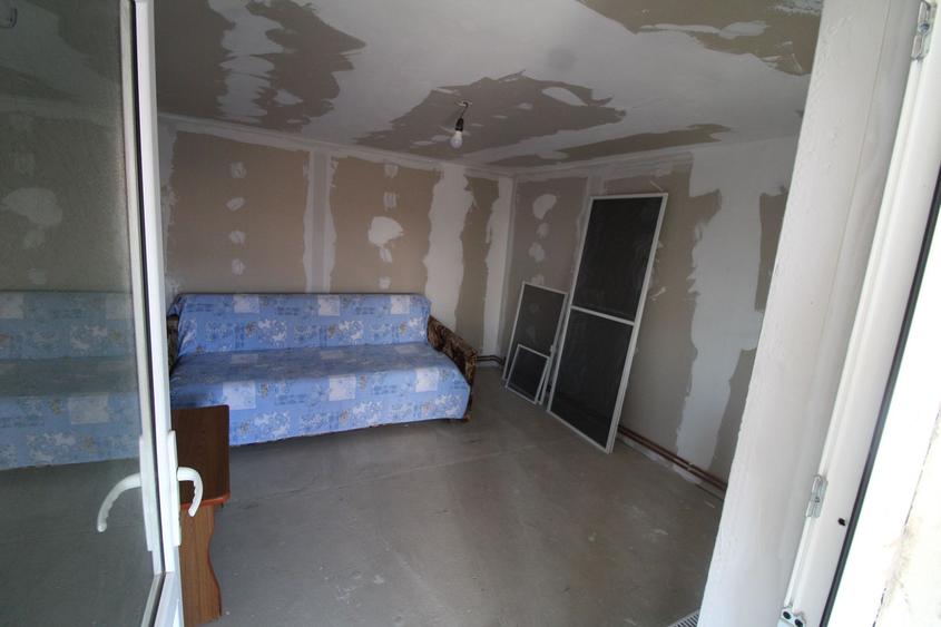 Casă cu teren 2122 m², utilități gaze+apă, Godinești