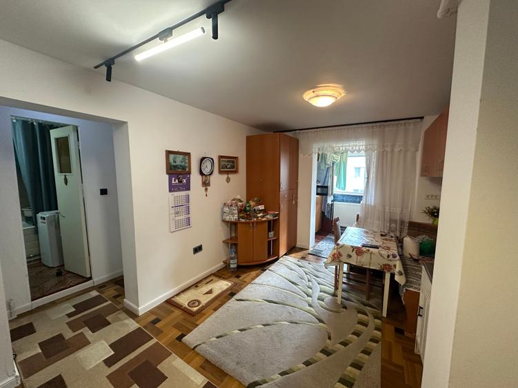 Apartament cu 2 camere zona Lujerului cu centralǎ