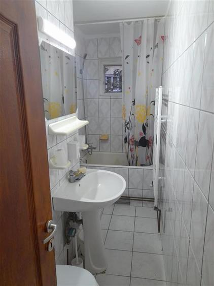 ...Apartament 2 Camere Etaj 1 cu Centrala zona Sagului..