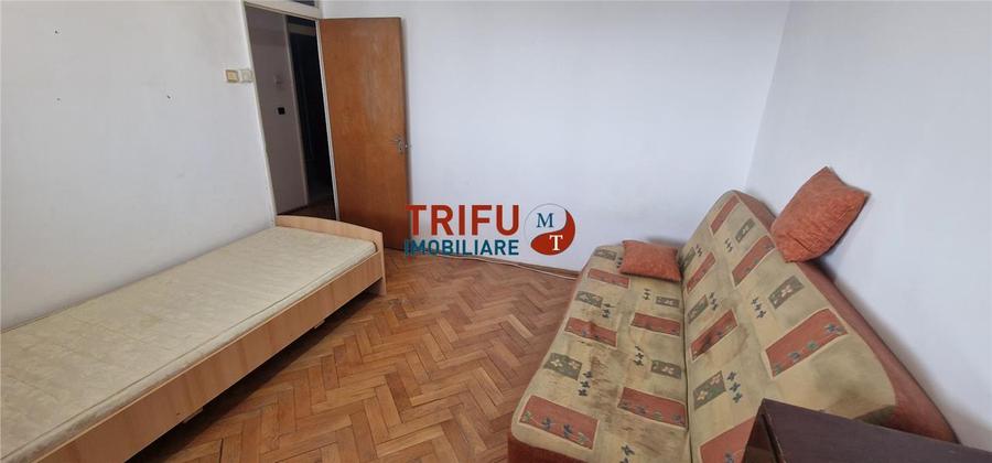 Apartament 3 camere cu scara interioara zona Centru
