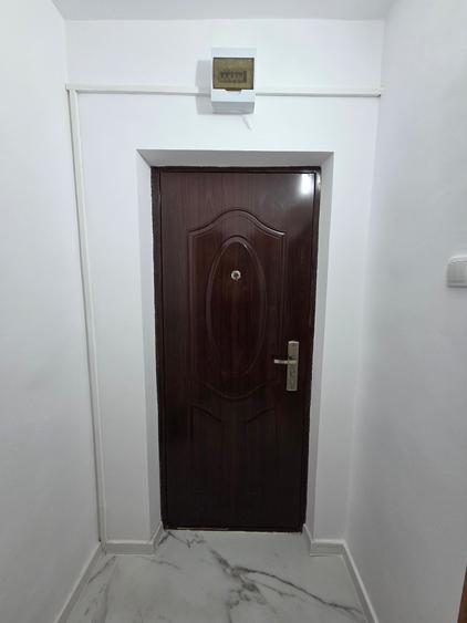 Apartament cu 2 camere parter zona Scoala Generala 2 Adjud- imbunatatit