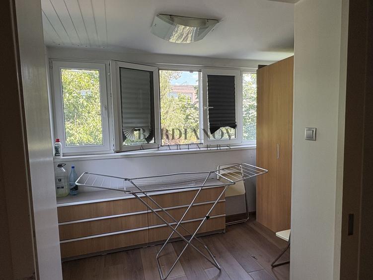 Apartament cu 3 camere - Metrou Costin Georgian - bd. 1 Decembrie 1918