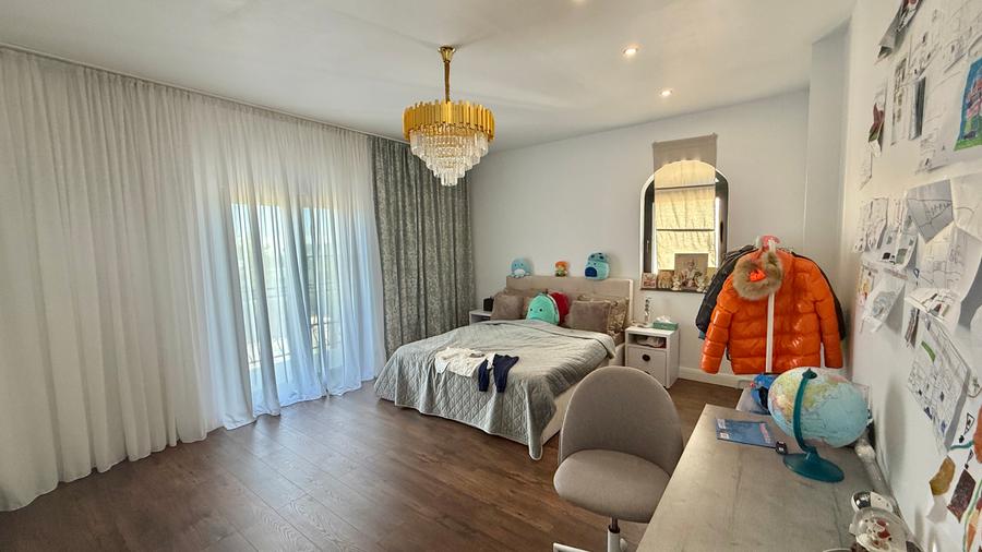 Vila 7 camere cu acces la pădurea Tunari teren 1500mp