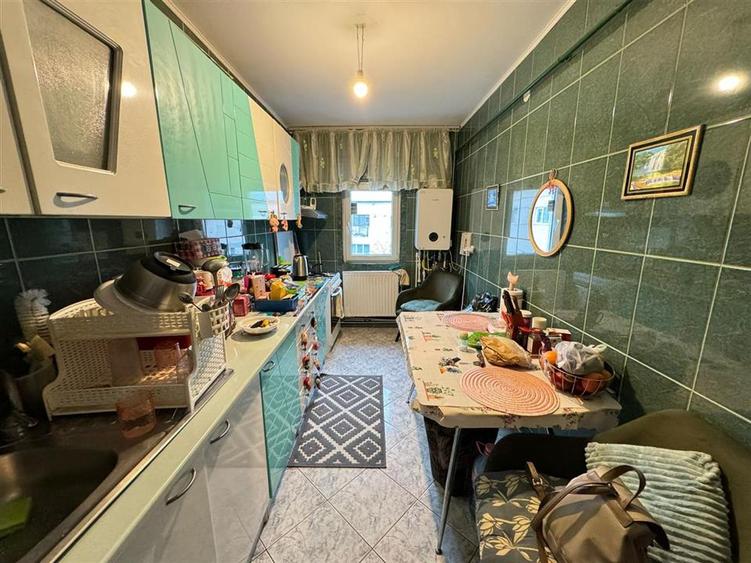 Apartament 3 camere, 72mp, zona Est - Brailei, etaj 4 cu acoperis