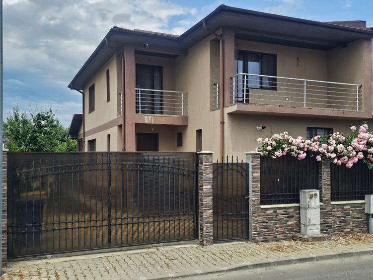 Chitila - Ilfov - Casa 5 camere, 2 bai, 2 terase, teren 375 mp