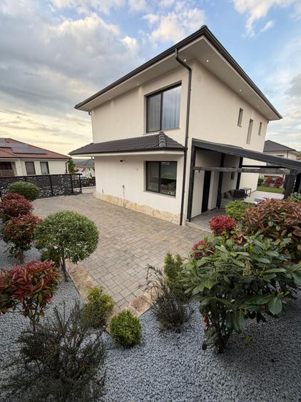 Casa individuala cu 5 camere mobilata utilata, 146 mp, teren 400 mp, Dezmir
