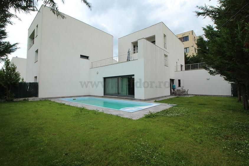 Vila de Lux cu Piscina in apropiere de British School