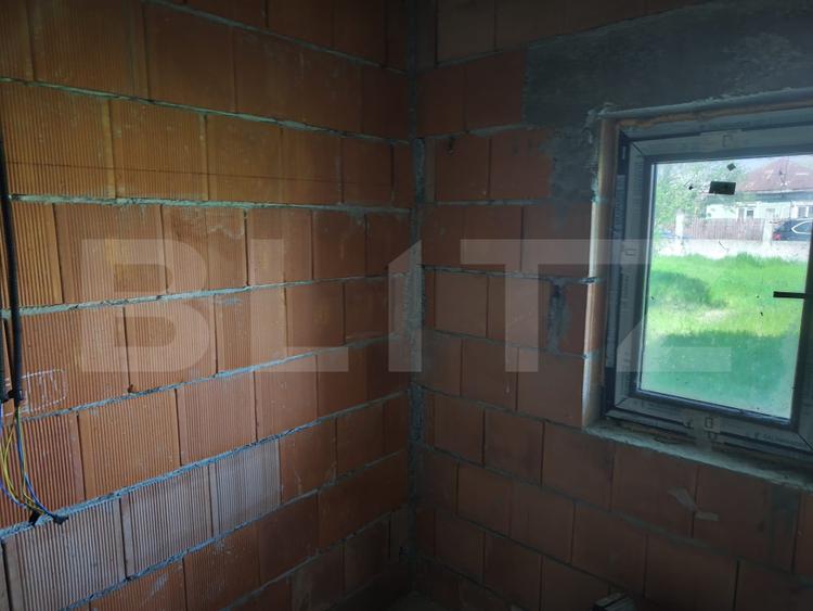 Oportunitate: Vilă P+1+M în Titu, 146 mp/nivel, teren 1607 mp