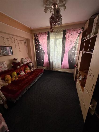 Apartament cu 4 camere Decomandat Mircea cel Batran