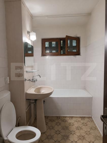 Apartament 4 camere, decomandat, etajul 1, balcon, Manastur