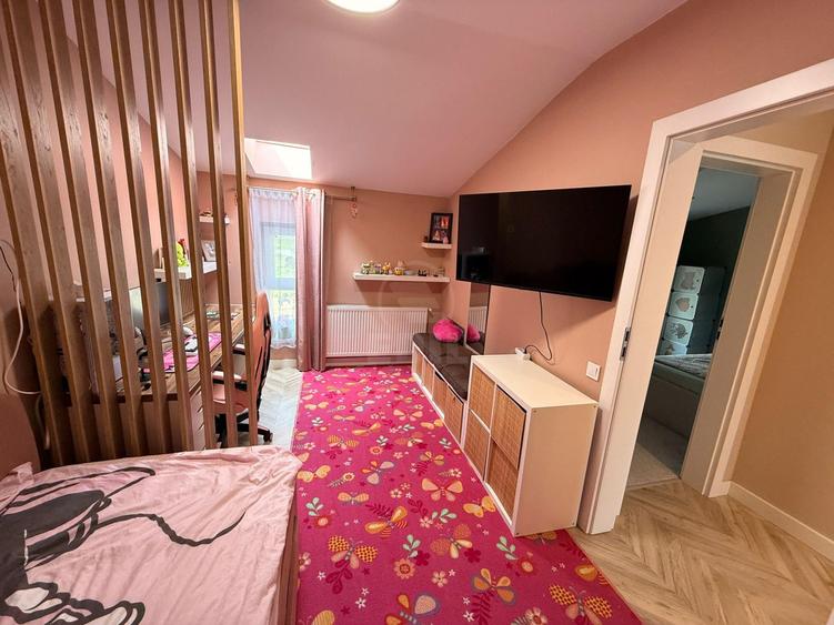Casa insiruita de vanzare zona Sesul de Sus