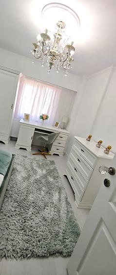 Apartament 3 camere , zona Decebal-Piata