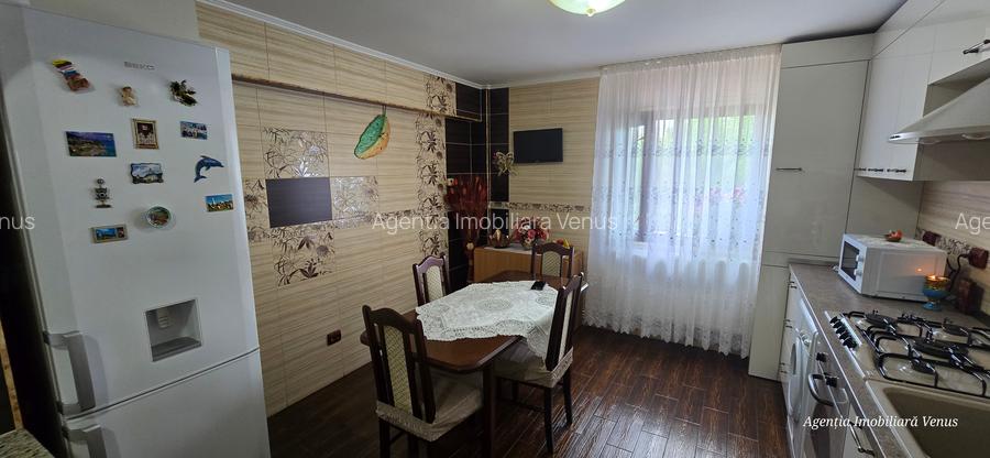 Apartament 2 camere  etaj 2 zona Scolii 11 - 2