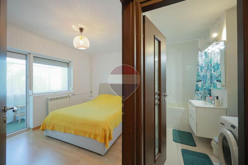 De vânzare apartament cu 4 camere și un loc de parcare, în Rogerius