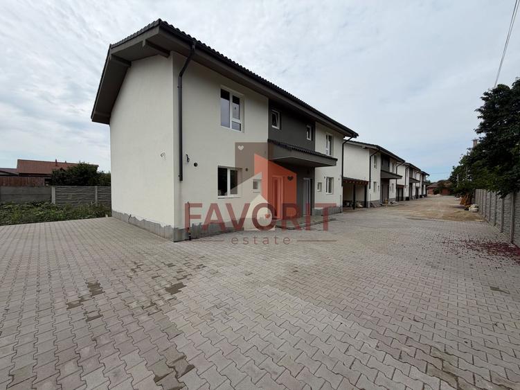Carport. Toate utilitatile. In vatra veche la asfalt.