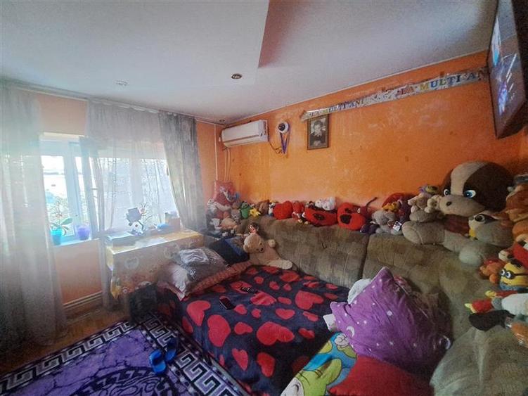 Decomandat cu 2 bai si 2 balcoane
