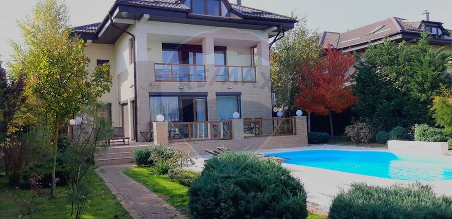 De vanzare Casă / Vilă cu 9 camere la lac cu piscina
