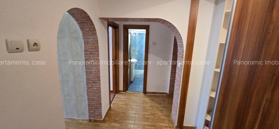 2 camere de vanzare , etaj superior, central  Focsani - 21