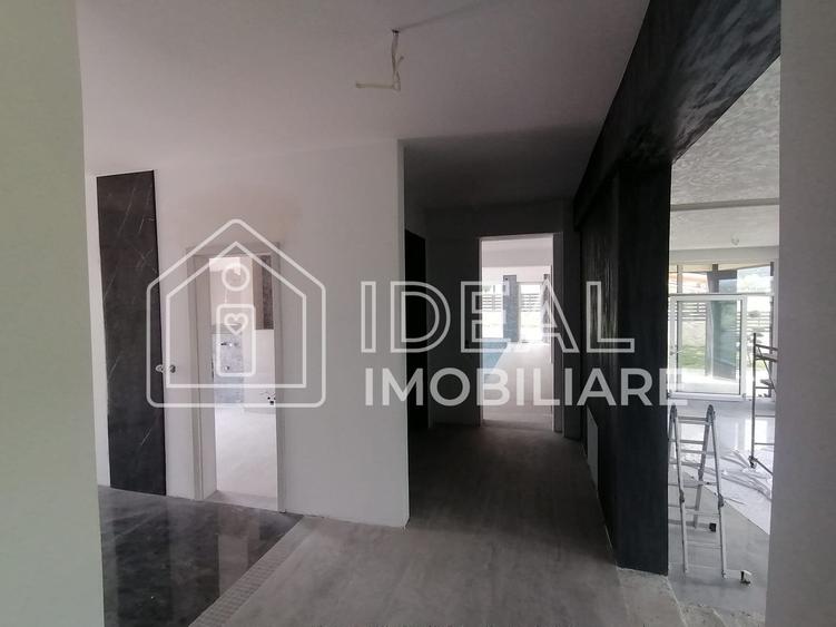 Casa  Exclusivista cu piscina si 1200 mp de teren, in Cisnadie