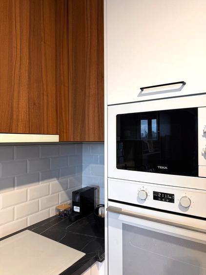 BLOC NOU, 2 camere super LUX , mobilat si utilat, parcare ext.!