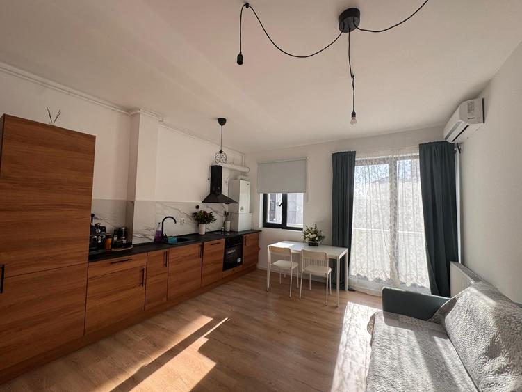 Apartament cu 2 camere de vanzare, zona Safirului