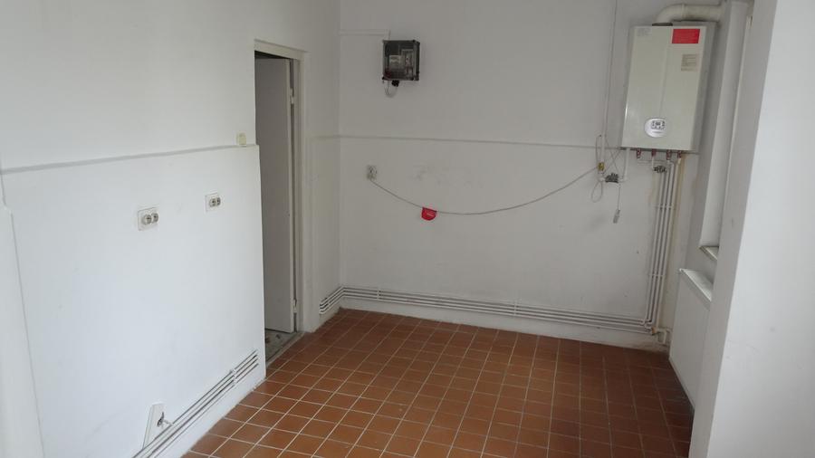 Vand spatiu comercial in Deva, zona ultracentrala ( I. Creanga), 70 mp