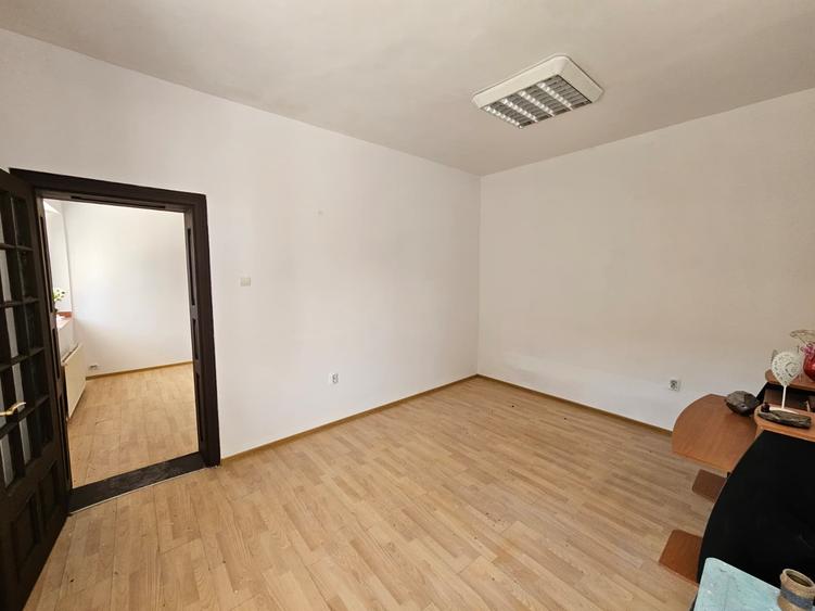 Casă individuală, 6 camere, teren generos, Sânandrei - central, comision 0%