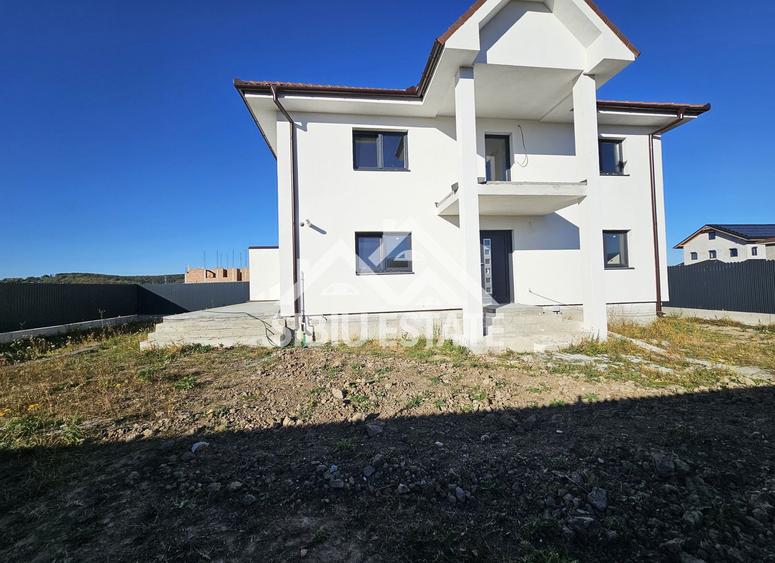 Casa 5 camere, TEREN MARE, pret BUN