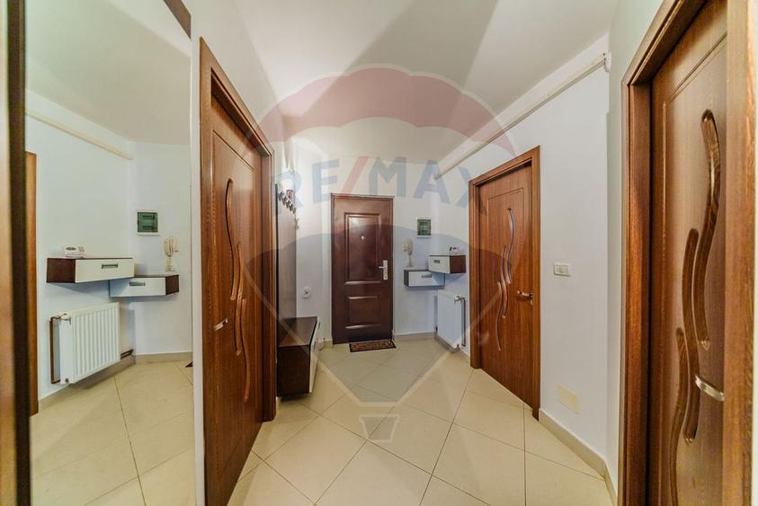 Apartament cu doua camere si loc de parcare in zona Micalaca