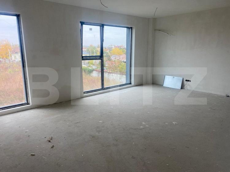 Apartament 2 camere,loc de parcare +boxa inclusa in pret ,zona semi-centrala