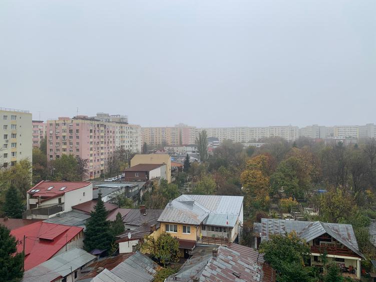Apartament 4 camere Stefan cel Mare-TEI, loc parcare
