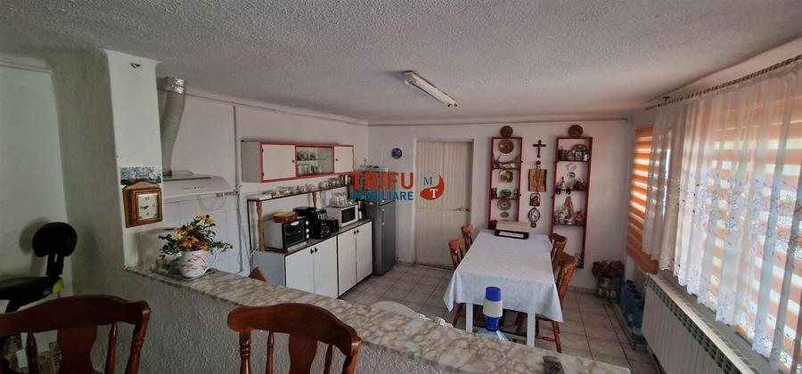 Casa 5 camere 743 mp teren Sebes