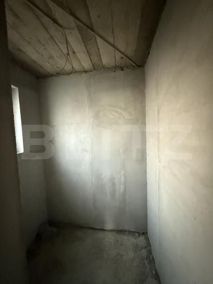 Proprietate 2 case, 223 mp, teren 1.676 mp, zona Lupeni