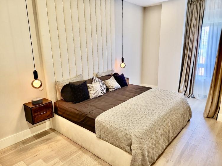 Penthouse- 4 camere cu rooftop de 200mp