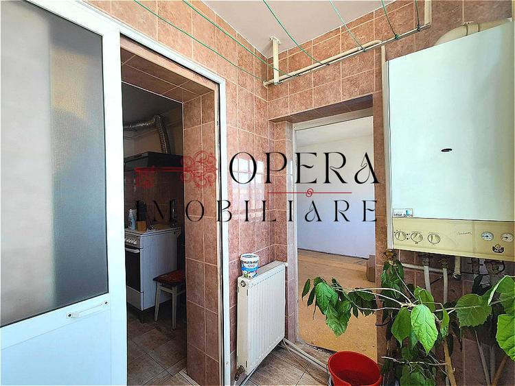 Apartament 2 camere+pod 100 m.p., decomandat, de vanzare, zona Podul de Fier