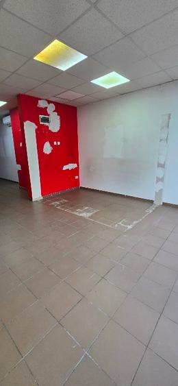 Spațiu comercial Piața Mihai Viteazu, vitrină la stradă, 64mp