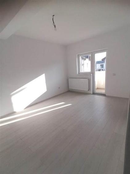 VANZARE - Casa sau SPATIU COMERCIAL - Locuinta si sau Afacere - Vila -- 16800