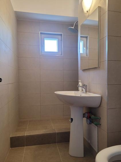Particular, garsoniera complet renovata - de inchiriat
