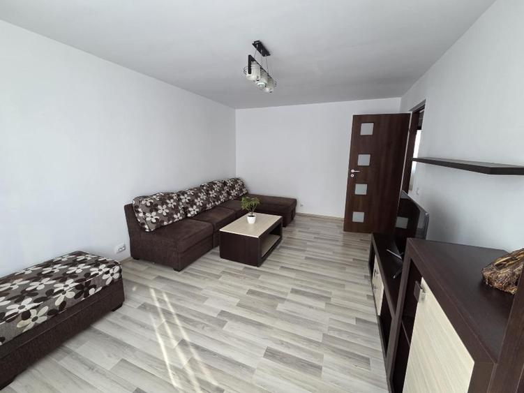Inchiriere apartament 3 camere zona Piata Trapezului