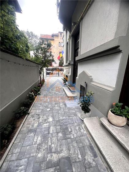Vanzare Apartament 3 camere Cotroceni - Carol Davila