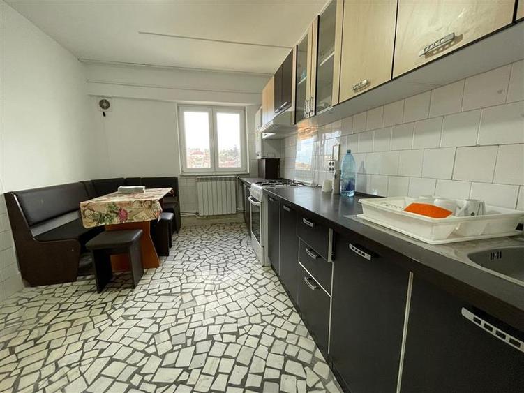 Apartament 4 camere de vanzare zona centrala Tulcea