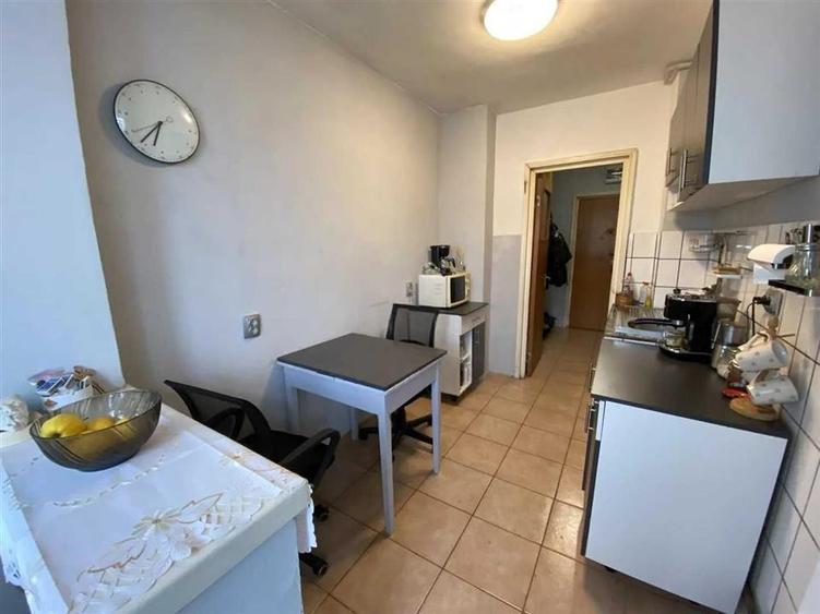 Apartament 2 camere cu balcon zona Bulevardul Mihai Viteazul