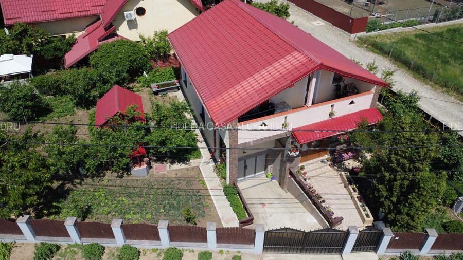 Fidelia Casa vă oferă spre vânzare o vila individuală cu 5 camere si 2 băi