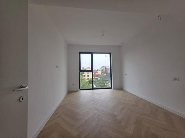 Apartament 4 camere de de vanzare Iancu Nicolae, Padurea Baneasa