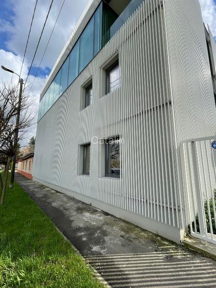 Spații birouri în clădire nouă, vedere spre Bega, 2 etaje disponibile