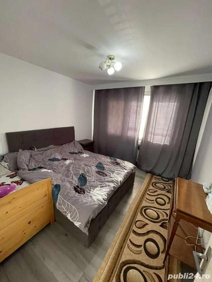 Apartament cu 3 camere , etaj 1/4, zona Podu Ros