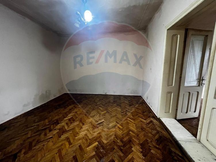 Casă 4 camere in Seitin 2144 teren