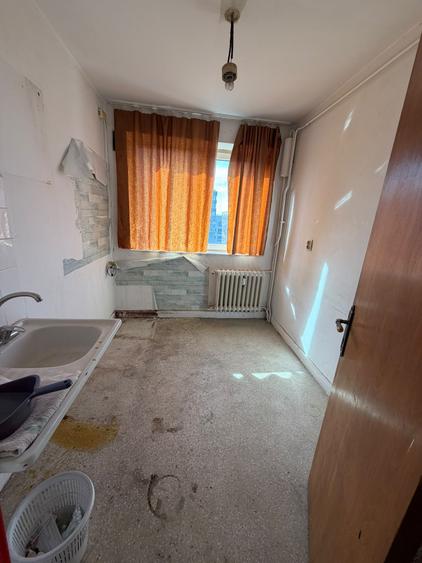 Apartament 2 camere de Vanzare Lujerului/Militari (Metrou 1-2 minute)